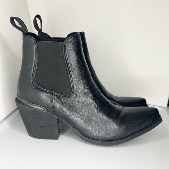 Ariat Women’s Size 6.5B Black Leather “Bradley” Western Ankle Boots - Picture 1 of 7
